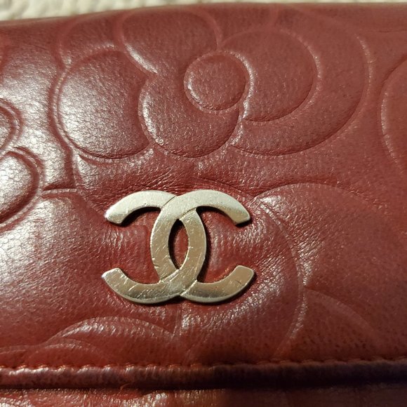 CHANEL RED CAMELLIA LAMBSKIN LONG WALLET - Picture 11 of 12